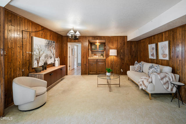 Detail Gallery Image 15 of 52 For 1400 Valley View Rd #1,  Glendale,  CA 91202 - 4 Beds | 3/1 Baths