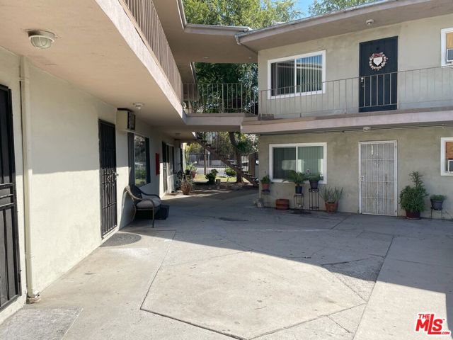 8649 Sunland Blvd #5, Sun Valley, CA 91352