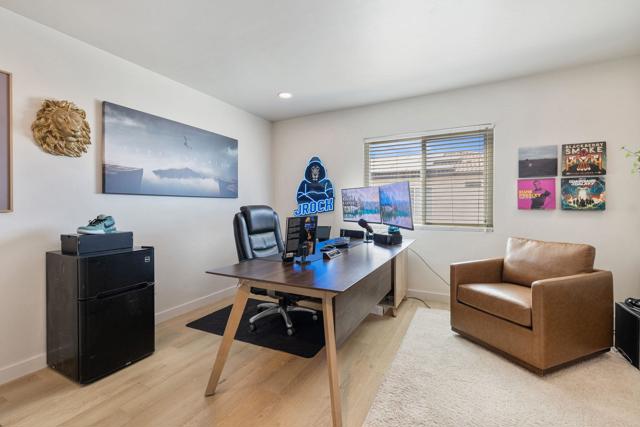 Image 68 of 76 For 79938 Dewsbury Drive