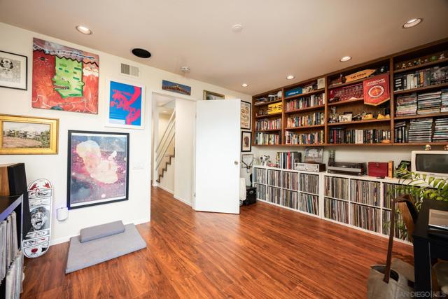1449 Edgemont St, San Diego CA: https://media.crmls.org/mediaz/26fc3e92-7b0d-48b0-9466-4c95fc025a3c.jpg