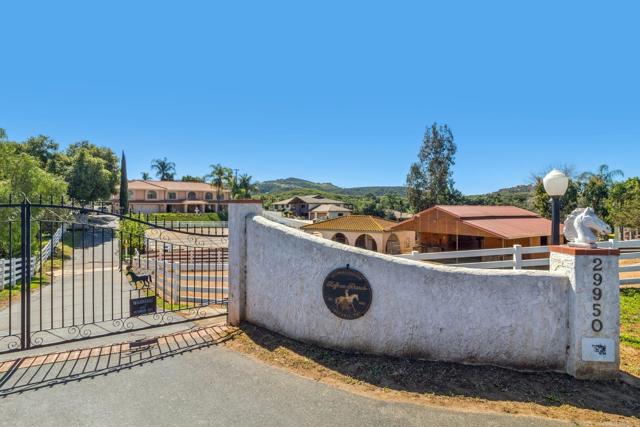 Detail Gallery Image 3 of 60 For 29950 Robbie Ln, Vista,  CA 92084 - 4 Beds | 3 Baths