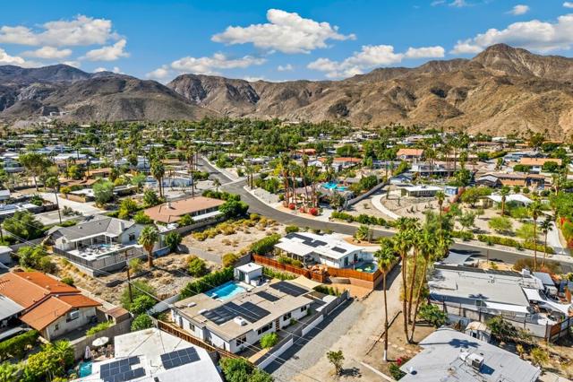 38855 Paradise Way, Cathedral City CA: https://media.crmls.org/mediaz/26fe06ab-b911-44f2-b9c5-5f0bae7ef13d.jpg