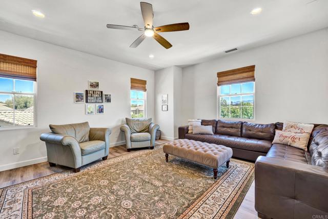 2139 Kirkcaldy Road, Fallbrook CA: https://media.crmls.org/mediaz/26fe7bfc-7ff4-4d31-8c58-2c522755b5e3.jpg