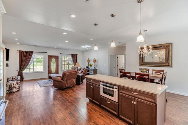 28837 Underwood Road,  CA: https://media.crmls.org/mediaz/26ff8691-d4d6-4469-9c03-170b25879590.jpg