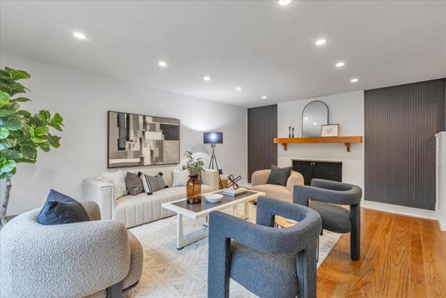 2845 Brittan Avenue, San Carlos CA: https://media.crmls.org/mediaz/26ffdc33-86be-4a82-817f-30d86eb34819.jpg
