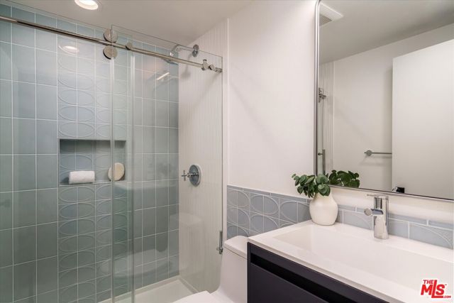 2313 Banyan Drive, Los Angeles CA: https://media.crmls.org/mediaz/26fffe52-4e4d-4a2a-b469-be4b981225be.jpg