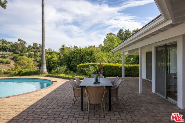 5 Caballeros Road, Rolling Hills, California 90274, 2 Bedrooms Bedrooms, ,3 BathroomsBathrooms,Residential,Sold,Caballeros,25585033