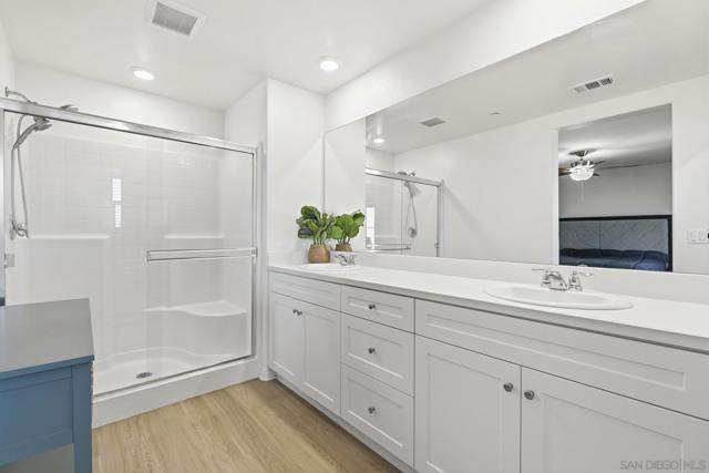 24120 Dolcetto Ave, Murrieta CA: https://media.crmls.org/mediaz/270030c5-ab33-45b5-8e8a-d67227362523.jpg