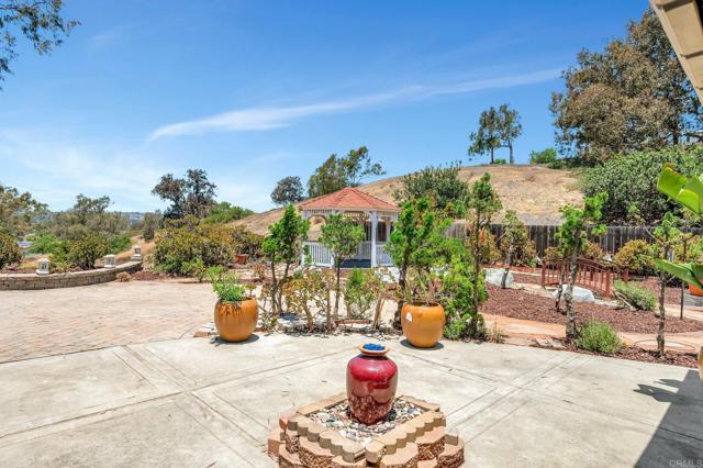 5623 JOCKEY WAY, Bonita CA: https://media.crmls.org/mediaz/2700a392-9eff-4cdd-a788-795e60f60261.jpg