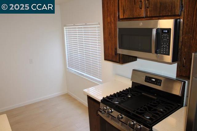 835 33Rd St, Richmond CA: https://media.crmls.org/mediaz/2700acca-1b9b-498f-b8b6-1b0f29b50a91.jpg