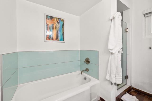 1223 E San Lorenzo Road, Palm Springs CA: https://media.crmls.org/mediaz/2700ef10-312a-44d0-9dab-e354c894362e.jpg