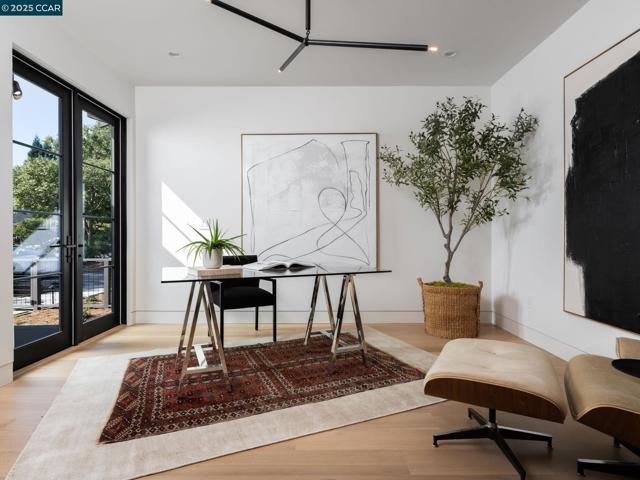 3364 Las Huertas Rd, Lafayette CA: https://media.crmls.org/mediaz/27015233-fd3d-46ec-b8df-c08a1723f437.jpg