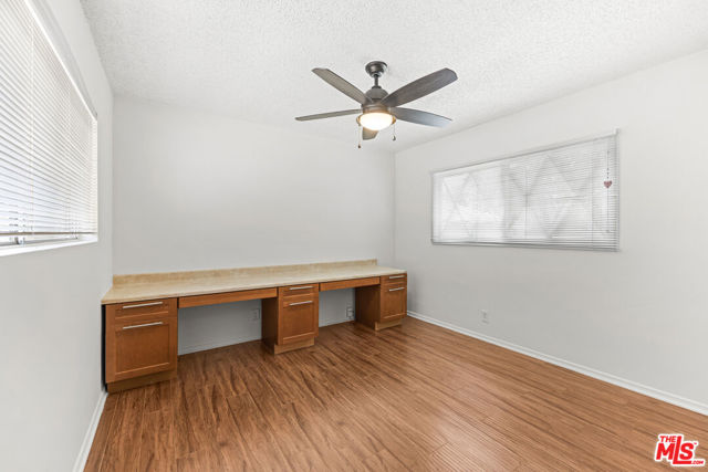 5013 Catalon Avenue, Woodland Hills CA: https://media.crmls.org/mediaz/2702157a-71d7-4594-b2d0-1f283f2cf889.jpg