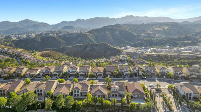11806 Ricasoli Way, Porter Ranch CA: https://media.crmls.org/mediaz/2702ae3c-5272-45b8-8199-4f4b2a4ec2c5.jpg
