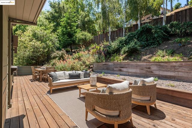 737 Woodhaven Rd, Berkeley CA: https://media.crmls.org/mediaz/27030488-9c30-4ca6-bde5-14c0d25b0e19.jpg