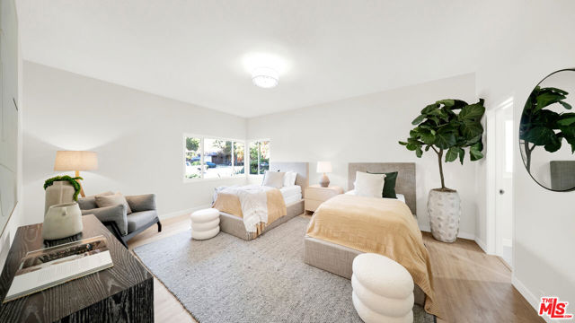 6900 Chisholm Avenue, Lake Balboa CA: https://media.crmls.org/mediaz/270373e8-e435-4e3d-aaa7-a45099914620.jpg