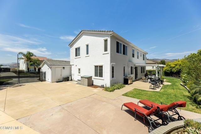 3306 Rising Star Avenue, Simi Valley CA: https://media.crmls.org/mediaz/2703ab62-a13d-498b-b395-dcad35d52f75.jpg