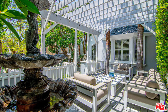 1067 Hi Point Street, Los Angeles CA: https://media.crmls.org/mediaz/2703aedd-b95e-4f0e-b7a1-123b3d7a68f4.jpg
