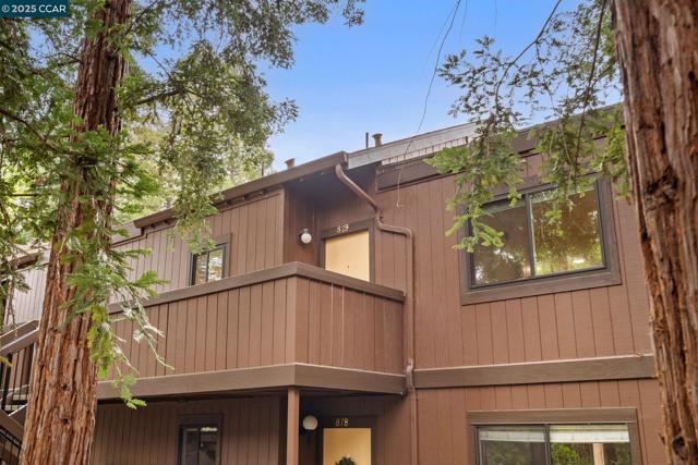 879 Camelback Pl, Pleasant Hill CA: https://media.crmls.org/mediaz/2703c94f-7951-4400-9a06-3169ab5d7079.jpg