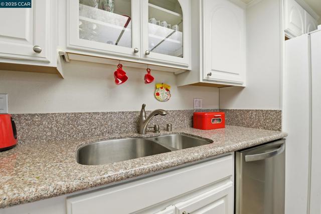 3120 Ptarmigan Dr., Walnut Creek CA: https://media.crmls.org/mediaz/27053312-08f7-4e0b-98fd-a6ee0ec1b6e9.jpg