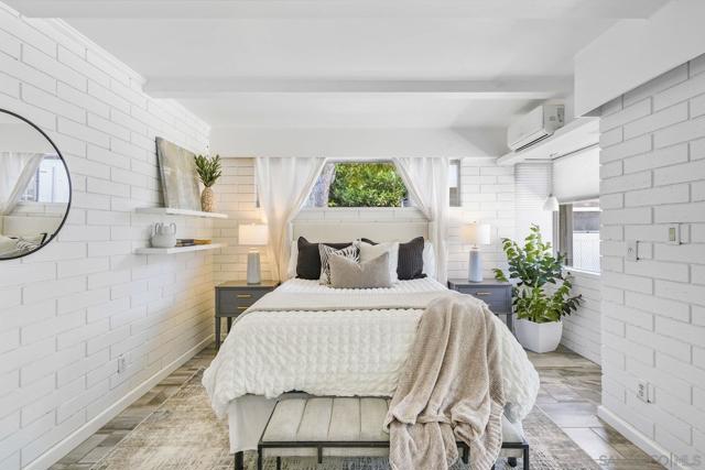 4877 Lorraine Dr, San Diego CA: https://media.crmls.org/mediaz/2705474f-ef76-4a2f-8522-e71b18d76458.jpg