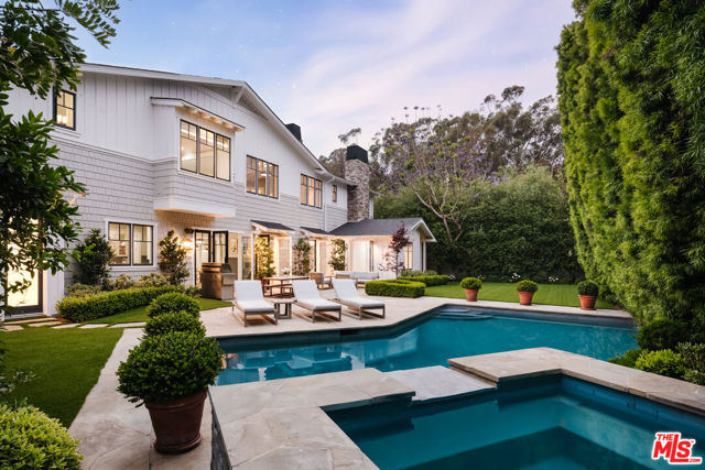 800 GREENTREE Road, Pacific Palisades CA: https://media.crmls.org/mediaz/27060c3a-d289-4fe1-8f79-3a04bebc5ae5.jpg