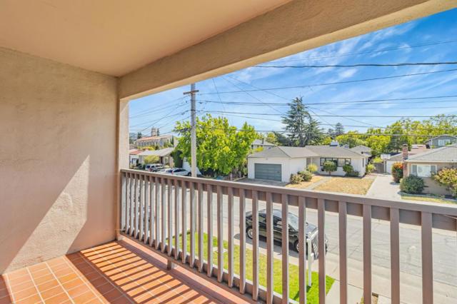 2643 Garfield Street, San Mateo CA: https://media.crmls.org/mediaz/27067c59-c827-4ee7-aa54-591493bfc4e5.jpg
