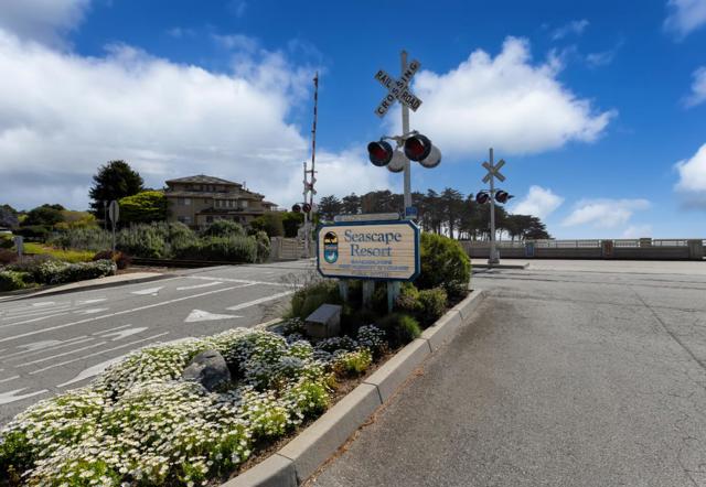 302 Seascape Resort Drive, Aptos CA: https://media.crmls.org/mediaz/27069a0d-ae04-4b14-b558-263603d4bd52.jpg