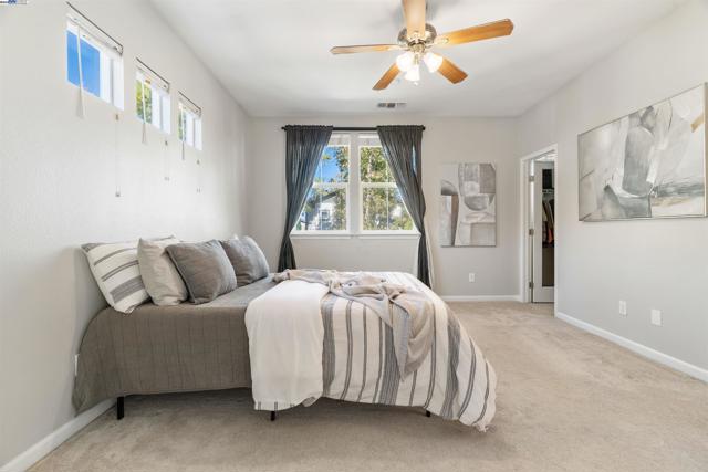 215 W Santa Cruz Way, Mountain House CA: https://media.crmls.org/mediaz/2706eaf5-e10a-46f6-ae39-c448151d94c4.jpg