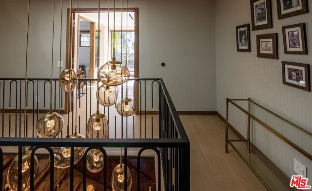 2717 Motor Avenue, Los Angeles CA: https://media.crmls.org/mediaz/27072816-2692-4164-8ac7-b7342a331f16.jpg