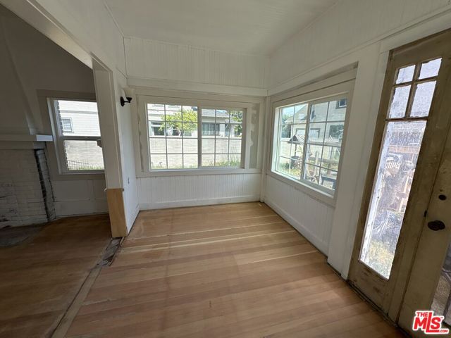 2320 W 25th Street, Los Angeles CA: https://media.crmls.org/mediaz/2707b397-c185-4982-9f4e-cc8a1456fffa.jpg