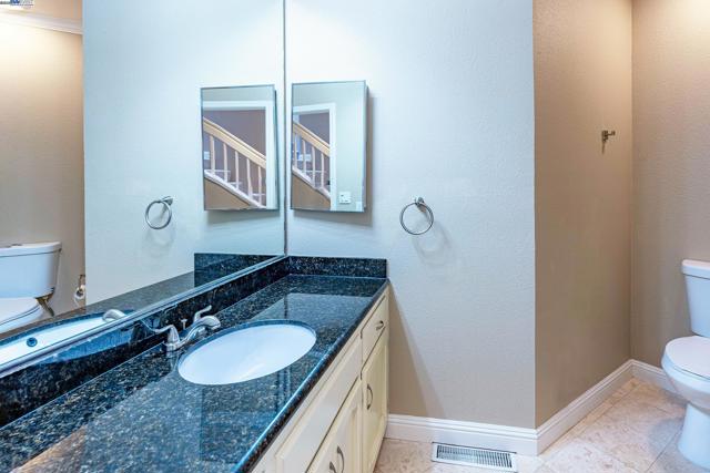 4009 W Lakeshore Drive, San Ramon CA: https://media.crmls.org/mediaz/2708a487-de30-4d70-a10c-d79db14fb0b5.jpg