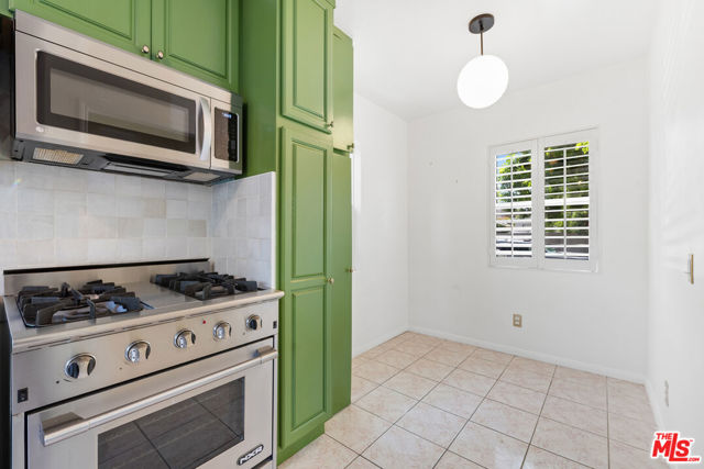 1205 Appleton Way, Venice CA: https://media.crmls.org/mediaz/27097f84-5eec-4410-b4f4-4a2e684565f3.jpg