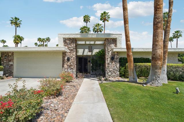 1540 E Sierra Way, Palm Springs CA: https://media.crmls.org/mediaz/2709dabf-b6fa-4301-9161-202efe00fd11.jpg