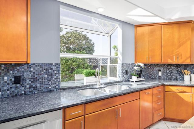 16334 Woodson View Rd, Poway CA: https://media.crmls.org/mediaz/270a30b2-f2e8-4377-ad8c-c07f9c66530c.jpg
