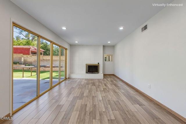 Detail Gallery Image 13 of 44 For 16833 Nearview, Canyon Country,  CA 91387 - 5 Beds | 3 Baths