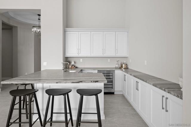 6210 Summit Crest Cir, San Diego CA: https://media.crmls.org/mediaz/270ca657-a49e-4d67-bd18-e4f5b393903d.jpg