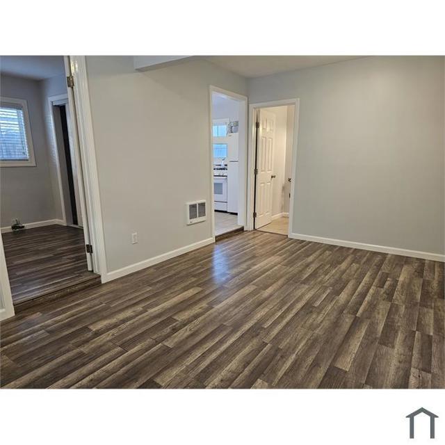 Image 3 of 10 For 7008 Spencer Street