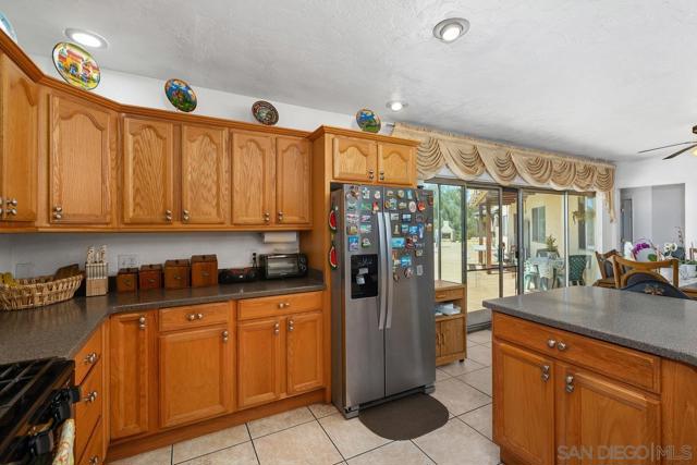 4816 Redondo Dr, La Mesa CA: https://media.crmls.org/mediaz/270e0b9c-9f43-4661-820f-2733aab61b08.jpg