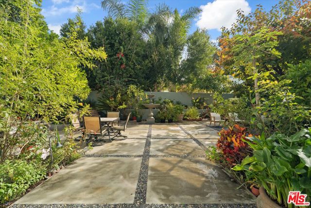 Image 23 of 27 For 850 Burrell Street