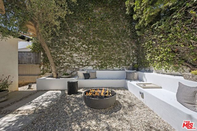 8961 Dicks Street, West Hollywood CA: https://media.crmls.org/mediaz/270f42a3-f1c2-46f2-b787-428d0cad06ac.jpg