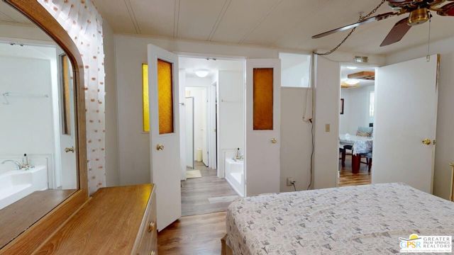 18555 Roberts Road, Desert Hot Springs CA: https://media.crmls.org/mediaz/270f77eb-9c5e-4f52-b9a3-ce22ee117d04.jpg