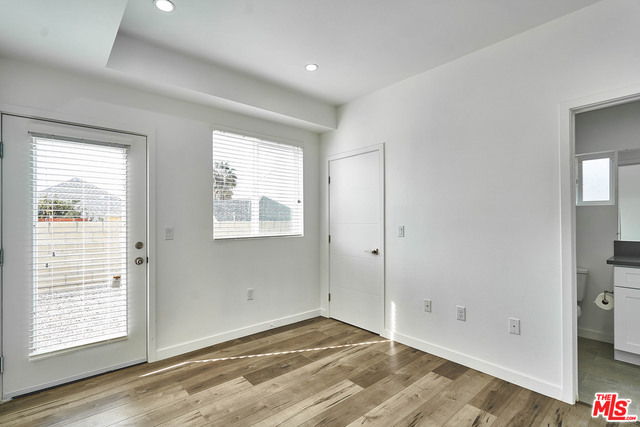 1129 S Harvard Boulevard, Los Angeles CA: https://media.crmls.org/mediaz/270fd7c9-7564-4a12-8881-8addbff92508.jpg