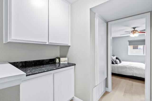Detail Gallery Image 10 of 44 For 5940 Mission Center Rd #C,  San Diego,  CA 92123 - 2 Beds | 2/1 Baths