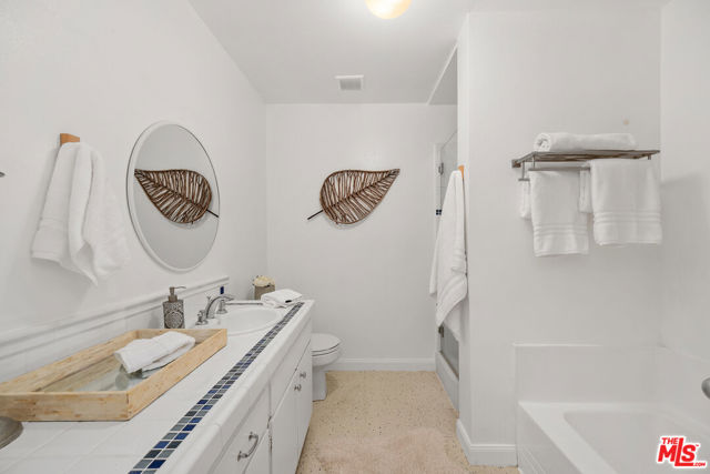 2929 Waverly Drive, Los Angeles CA: https://media.crmls.org/mediaz/271203f7-3201-49fc-9e6a-4170e552522f.jpg