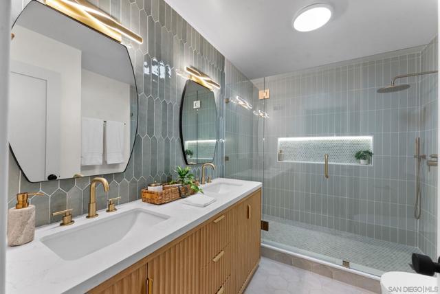 16048 Via Viajera, Rancho Santa Fe CA: https://media.crmls.org/mediaz/2712767e-2c3f-4c65-a5f7-7cab68defc27.jpg