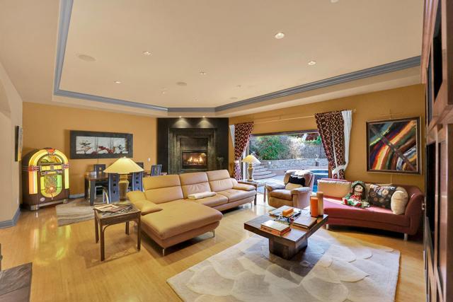 8451 Goldenrod Circle, Gilroy CA: https://media.crmls.org/mediaz/27127c14-3553-44f7-b9a0-05d7b76cd322.jpg