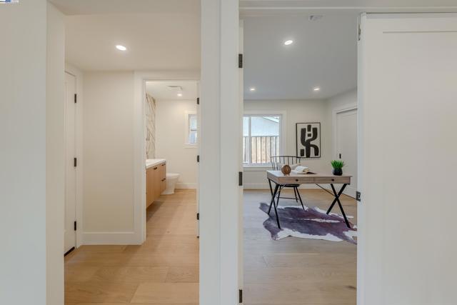 311 Foxboro Ct, San Ramon CA: https://media.crmls.org/mediaz/2712905b-3d0a-45d6-be25-41c055250694.jpg