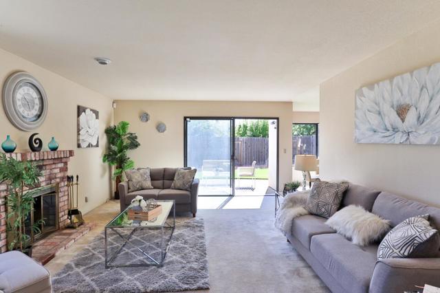 8760 Rancho Hills Drive, Gilroy CA: https://media.crmls.org/mediaz/2712b311-af95-4dd6-b621-92425c07b6a3.jpg