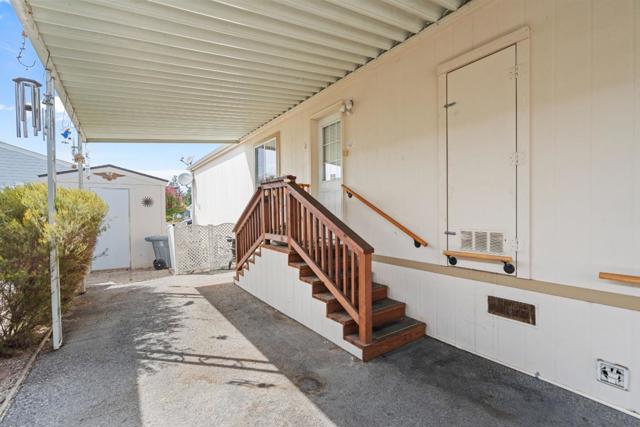 2900 Fairview Road, Hollister CA: https://media.crmls.org/mediaz/27134fdb-8eb8-42ec-9863-62f1bb288588.jpg